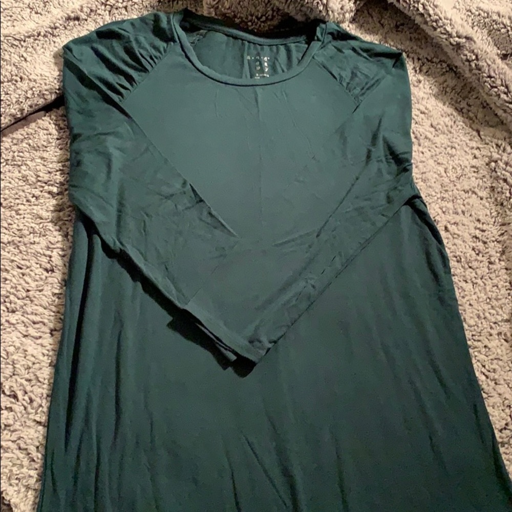 ✨ Dark teal long sleeve top